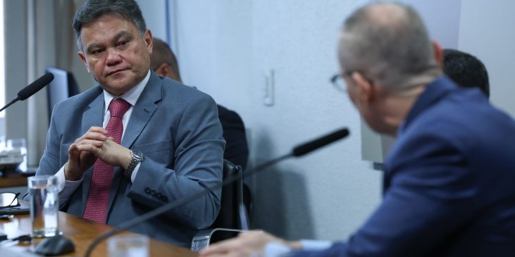 pcc-atingiu-estagio-de-mafia,-diz-promotor-em-cpi-do-crime-organizado