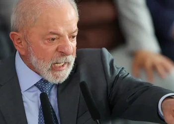 “brasil-deu-licao-de-democracia”,-diz-lula-sobre-prisao-de-bolsonaro