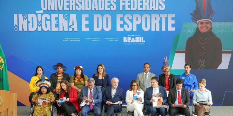 lula-assina-pl-que-cria-universidades-federais-indigena-e-do-esporte