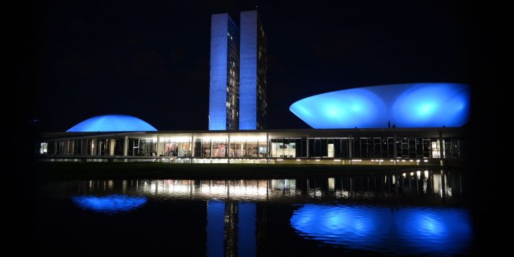 novembro-azul:-assistencia-para-cancer-de-prostata-aumenta-no-brasil