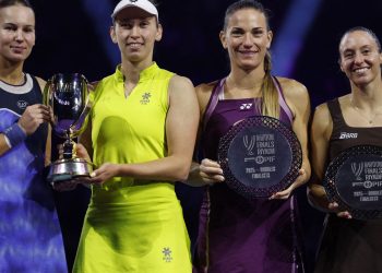 stefani-e-babos-perdem-na-decisao-e-ficam-com-o-vice-no-wta-finals