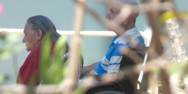 tema-do-enem-2025-aborda-envelhecimento-no-brasil