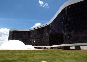 tse-suspende-julgamento-sobre-cassacao-do-governador-de-roraima