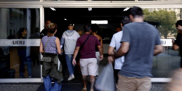 provas-discursivas-do-cpnu-comecam-neste-domingo,-as-13h-de-brasilia