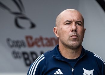 cruzeiro-anuncia-saida-de-leonardo-jardim-apos-reves-na-copa-do-brasil