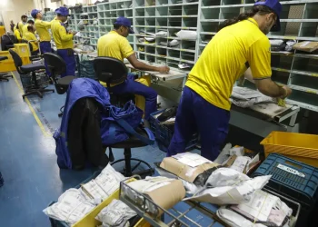 correios:-tst-determina-manutencao-de-80%-do-efetivo-durante-greve