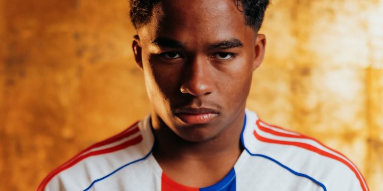 lyon-anuncia-contratacao-por-emprestimo-do-atacante-endrick