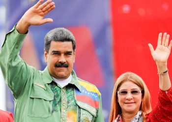 nicolas-maduro-e-esposa-serao-apresentado-a-justica-americana-hoje-(5)