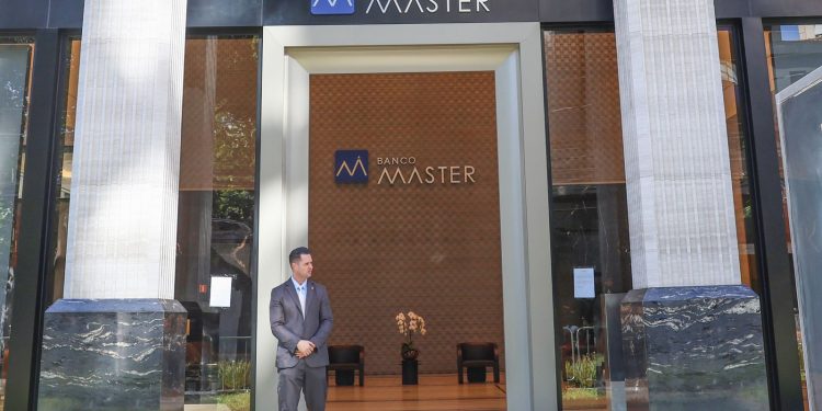 pf-mira-banqueiro-e-empresarios-em-nova-fase-da-compliance-zero