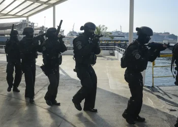 policias-fazem-operacao-contra-o-comando-vermelho-no-rio