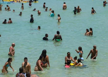 procedimentos-na-pele-devem-ser-evitados-no-verao,-aponta-medica