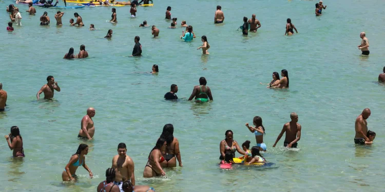 procedimentos-na-pele-devem-ser-evitados-no-verao,-aponta-medica