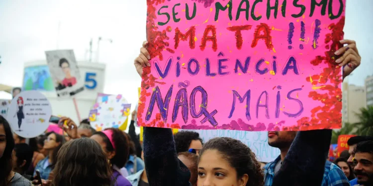 viva-maria-contra-a-violencia:-no-carnaval,-o-ligue-180-virou-musica