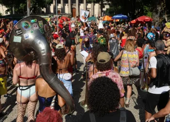 rj:-calor-extremo-leva-cinco-pessoas-por-hora-as-upas-durante-carnaval