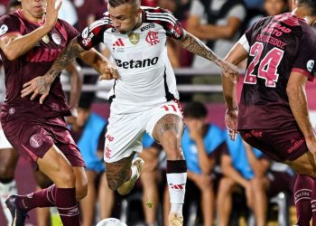 flamengo-joga-mal-e-inicia-recopa-sul-americana-com-derrota