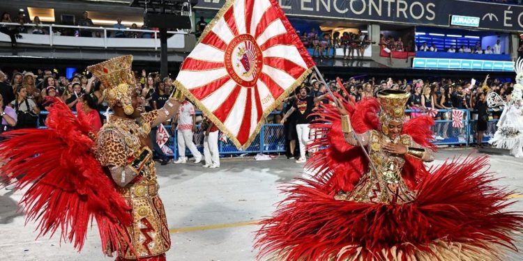 rio-recebe-desfile das-campeas-do-carnaval-neste-sabado