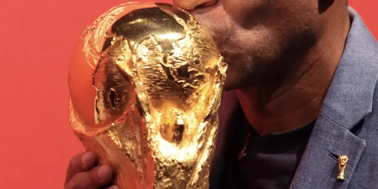 taca-da-copa-do-mundo-de-2026-chega-a-brasilia