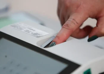 com-novos-titulos-e-regularizacoes,-pais-ganha-mais-1,1-mi-eleitores