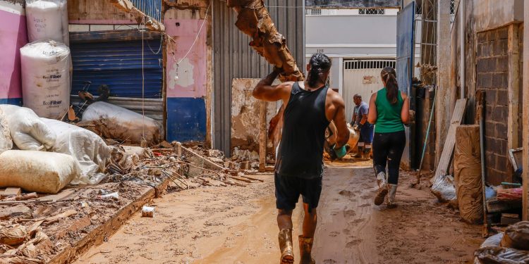 caixa-vai-antecipar-bolsa-familia-para-atingidos-pelas-chuvas-em-mg