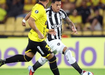 pre-libertadores:-botafogo-arranca-empate-com-barcelona-em-guayaquil