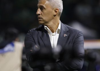 sao-paulo-anuncia-demissao-do-tecnico-hernan-crespo