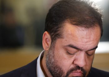 nunes-marques-pede-vista-e-adia-julgamento-de-claudio-castro-no-tse