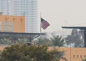 embaixada-dos-eua-em-bagda,-capital-do-iraque,-e-atacada-por-misseis