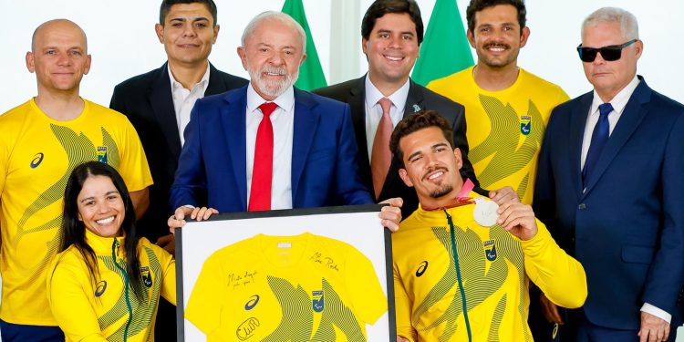 lula-recebe-delegacao-brasileira-dos-jogos-paralimpicos-de-inverno