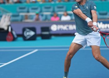 joao-fonseca-luta,-mas-e-superado-pelo-espanhol-carlos-alcaraz