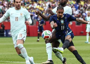 raphinha-e-wesley-sao-cortados-da-selecao-brasileira