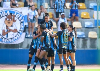gremio-supera-internacional-por-2-a-1-no-brasileiro-feminino