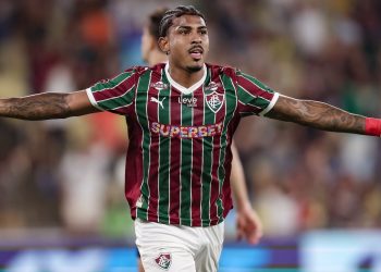 flu-bate-corinthians-no-maracana-e-assume-vice-lideranca-do-brasileiro