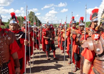 fieis-acompanham-via-sacra-de-sexta-feira-santa-no-distrito-federal