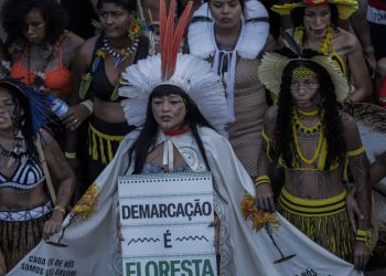 acampamento-terra-livre-reune-8-mil-indigenas-em-brasilia