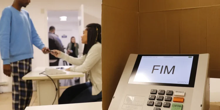 jovens-de-16-e-17-anos-podem-emitir-titulo-de-eleitor-ate-6-de-maio