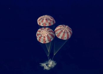 tripulacao-da-artemis-ii-volta-a-terra-apos-viagem-a-lua