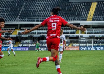 inter-aplica-3-a-0-no-santos-fora-de-casa-pelo-brasileirao-feminino