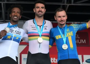 lauro-chaman-e-ouro-em-etapa-a-copa-do-mundo-de-ciclismo-de-estrada