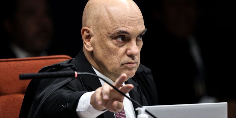 moraes-suspende-aplicacao-da-lei-da-dosimetria,-promulgada-na-sexta