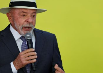 presidente-lula-homenageia-maes-e-lembra-da-perseveranca-de-d.-lindu