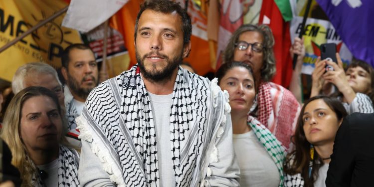 thiago-avila,-preso-por-israel,-foi-solto-e-esta-a-caminho-do-cairo