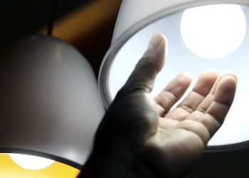 aneel-aprova-regras-para-baratear-contas-de-luz-de-consumidores