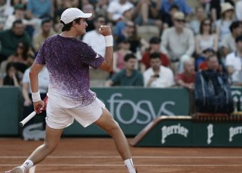 joao-fonseca-estreia-com-vitoria-no-torneio-de-roland-garros