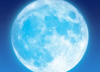 fenomeno-raro:-lua-azul-coincide-com-microlua,-na-madrugada-de-hoje