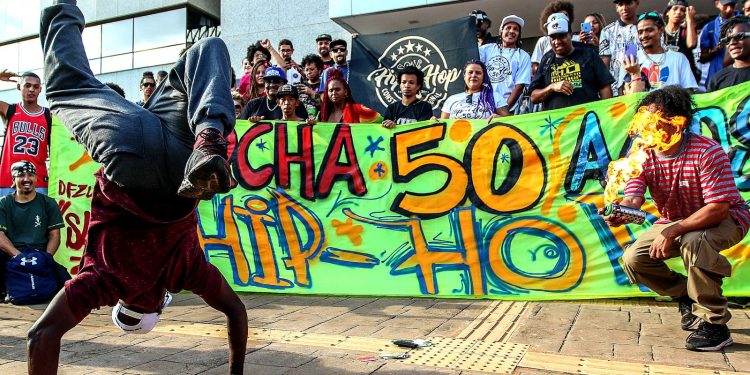 mcs,-breaking-e-slams:-hip-hop-entra-no-curriculo-escolar