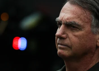 moraes-autoriza-depoimento-de-bolsonaro-sobre-arma-apreendida