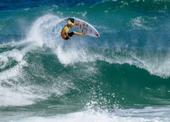 cinco-brasileiros-avancam-as-oitavas-da-etapa-de-saquarema-da-wsl