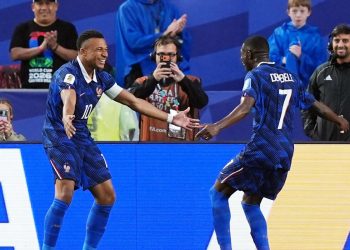 depois-de-chuva-e-pausa,-franca-de-mbappe-nao-da-chances-ao-iraque