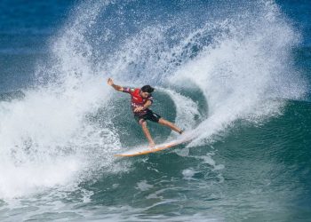 wsl:-dora-e-chianca-avancam-as-semifinais-de-etapa-em-saquarema
