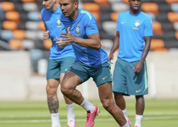 brasil-fecha-preparacao-para-duelo-contra-japao,-1o-mata-mata-da-copa